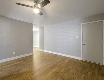Wood style vinyl flooring